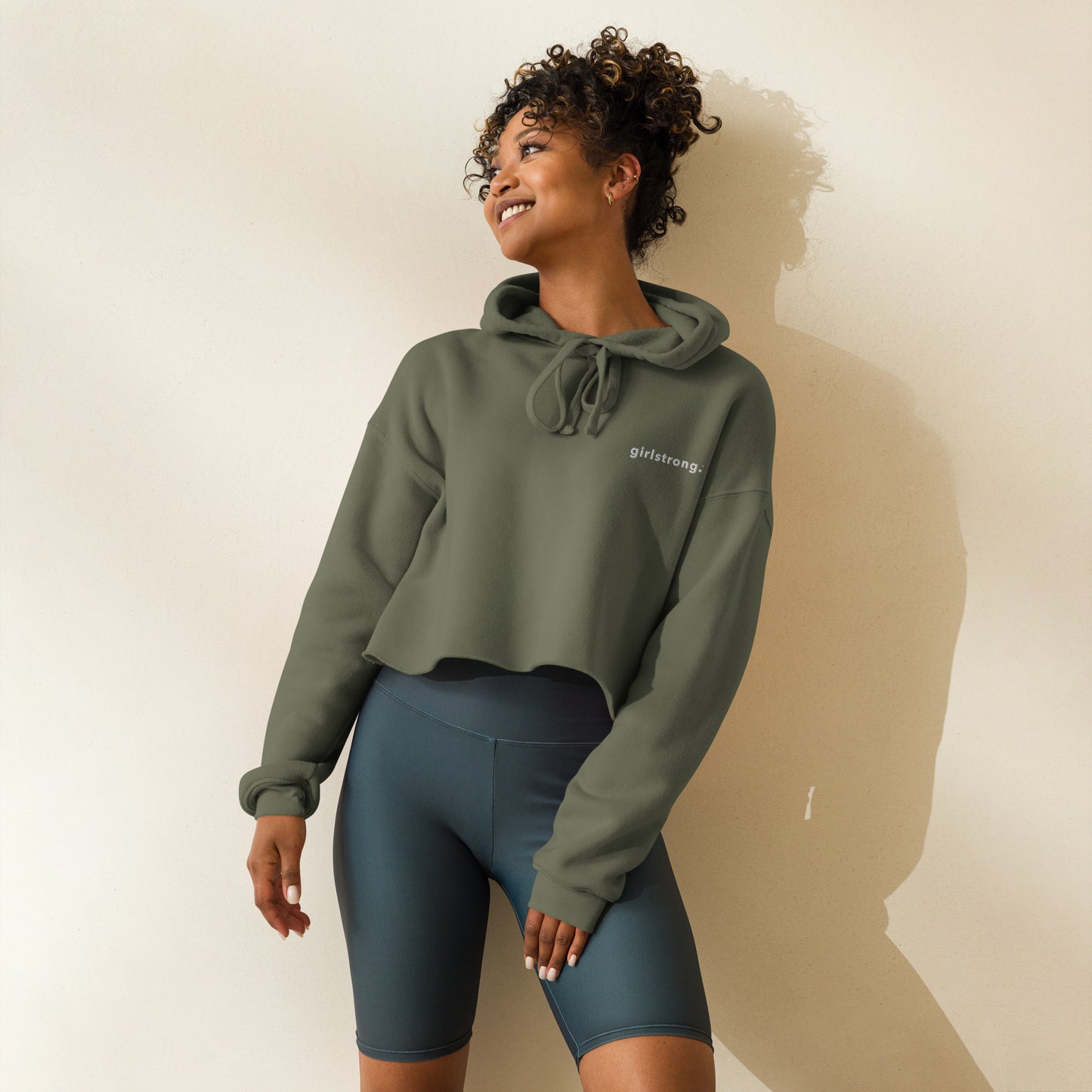 EVERYDAY GIRLSTRONG FLEECE CROPPED HOODIE - GIRLSTRONG MILITARY GREEN