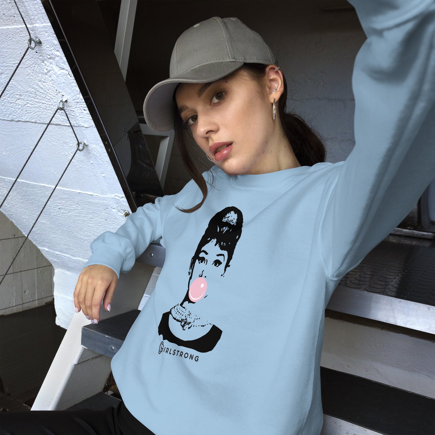 THE ESSENTIAL UNISEX SWEATSHIRT LIGHT BLUE AUDREY HEPBURN